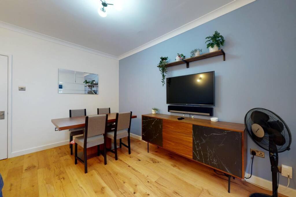 Lovely 2-Bedroom Flat Near Highgate Londra Dış mekan fotoğraf